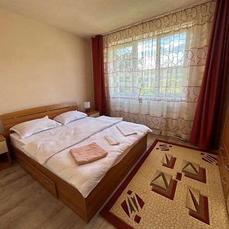 Apartament Central Deva Apartment Екстериор снимка
